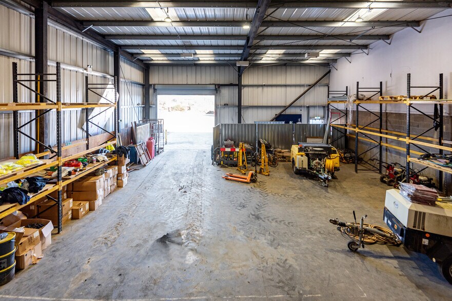 8 Clifton Vw, Broxburn to rent - Building Photo - Image 3 of 9