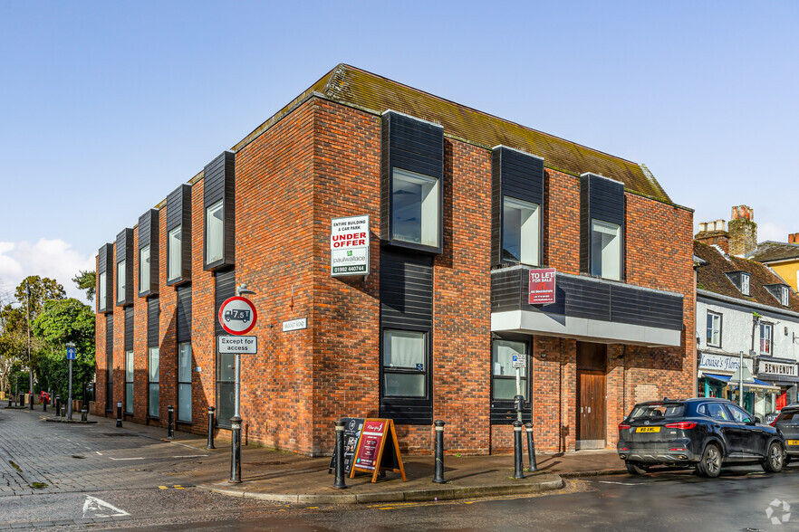 51 High St, Hoddesdon for rent - Primary Photo - Image 1 of 2