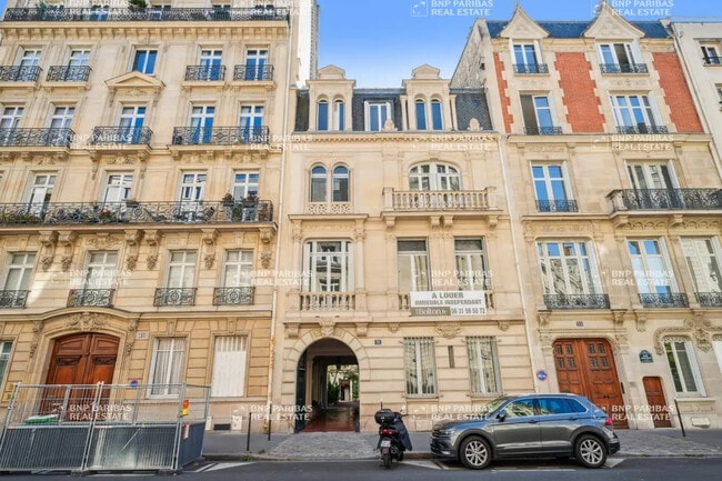 Location Bureaux 602 m²