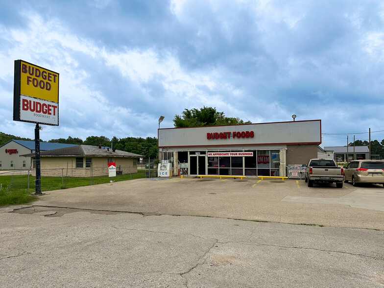 2702 N Main St, Liberty, TX for sale - Building Photo - Image 2 of 5