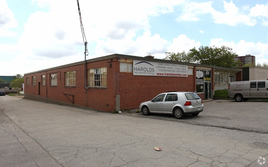894 Caledonia Rd, Toronto M6B 3Y1 Industrial for Rent UK