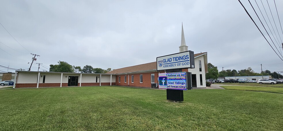 902 N Logan St, Texas City, TX for sale - Primary Photo - Image 1 of 24