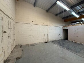 Oxwich Court, Swansea to rent Interior Photo- Image 1 of 2