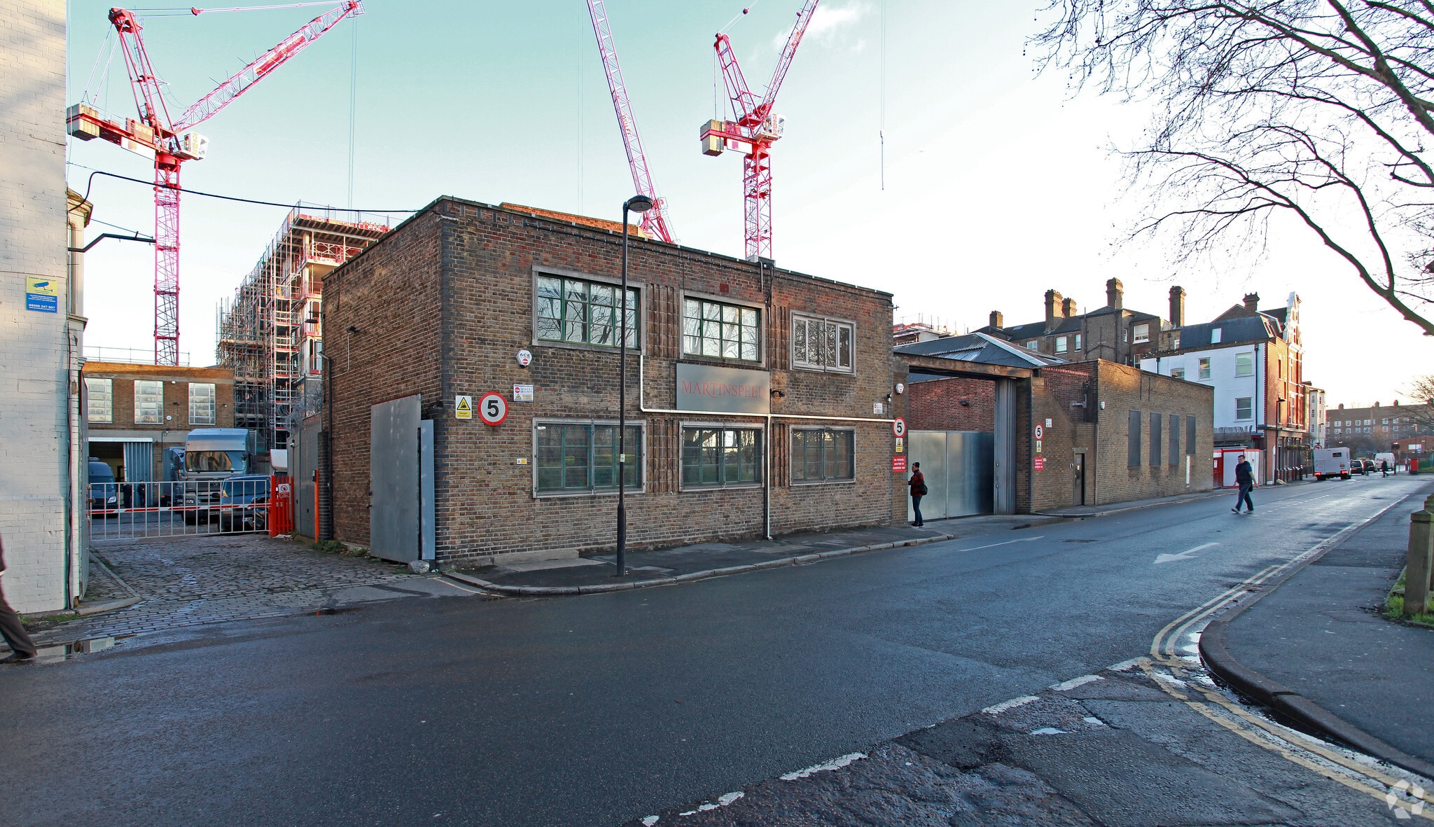 7 Glasshouse Walk, London to rent Primary Photo- Image 1 of 4