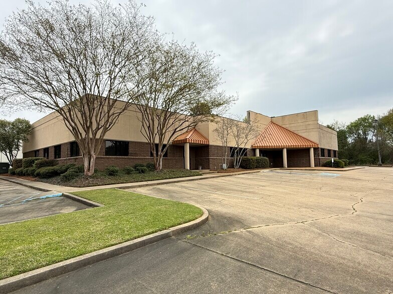 308 Corporate Dr, Ridgeland, MS to rent - Building Photo - Image 1 of 1