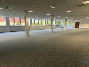 Alba House, Mulberry Business Park, Wokingham to rent Interior Photo- Image 1 of 5