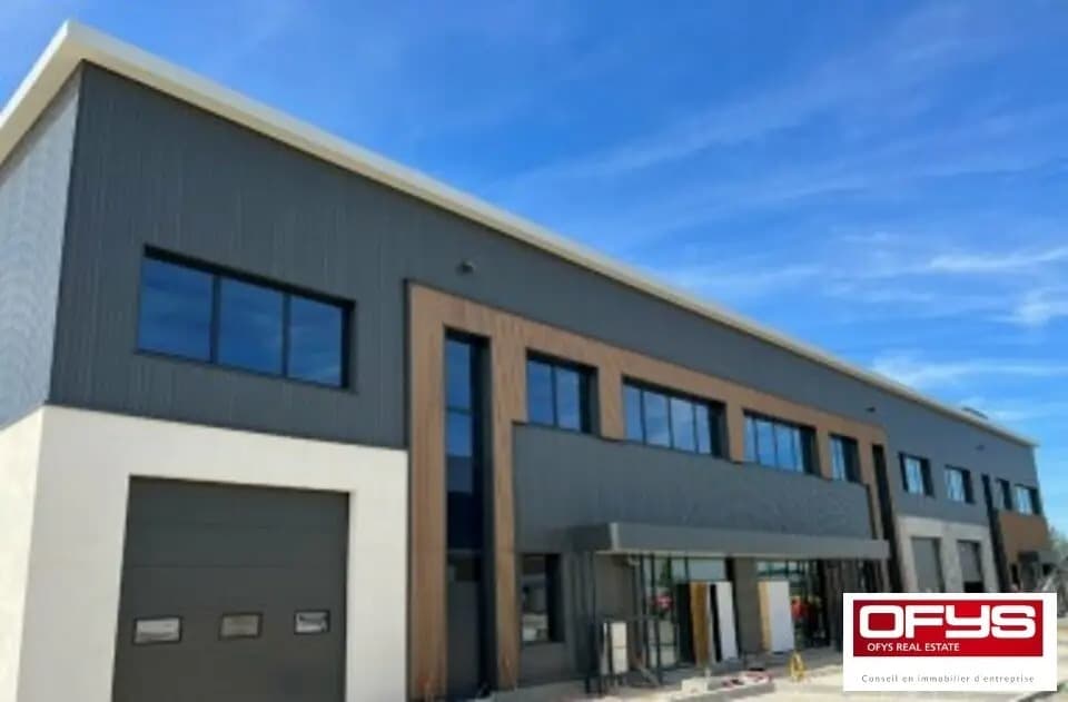 Light Industrial in Saint-Priest to rent Building Photo- Image 1 of 9