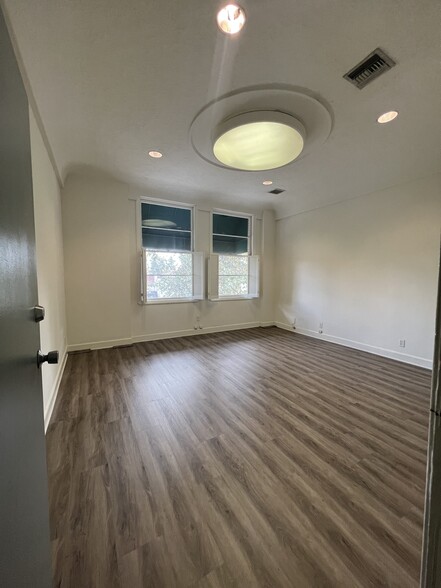 132-140 S Glassell St, Orange, CA for rent - Interior Photo - Image 2 of 7