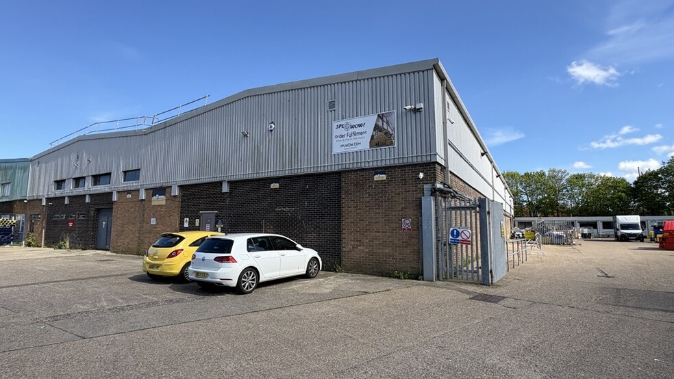 Wesley Dr, Newcastle Upon Tyne to rent - Primary Photo - Image 1 of 4