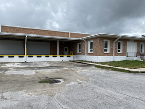 5203 W 1st St, Jacksonville, FL for rent Building Photo- Image 1 of 5