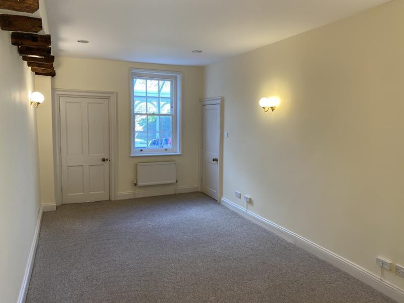 23 New St, Henley On Thames to rent Interior Photo- Image 1 of 4