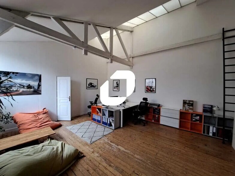 Office in Montreuil to rent - Building Photo - Image 2 of 18