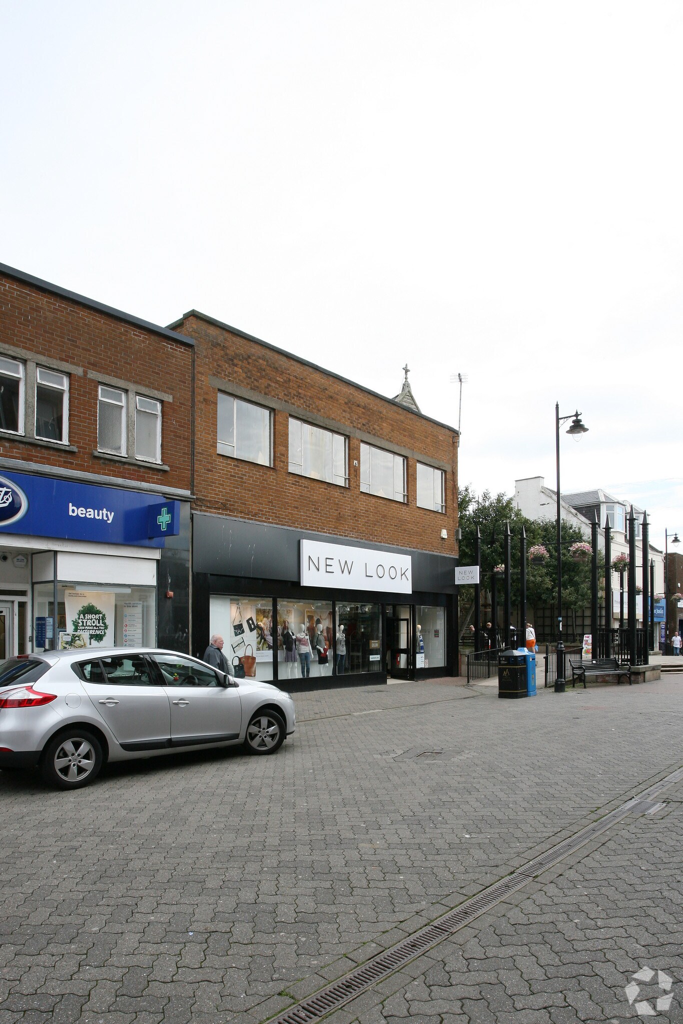 73-77 Dockhead St, Saltcoats for sale Primary Photo- Image 1 of 1