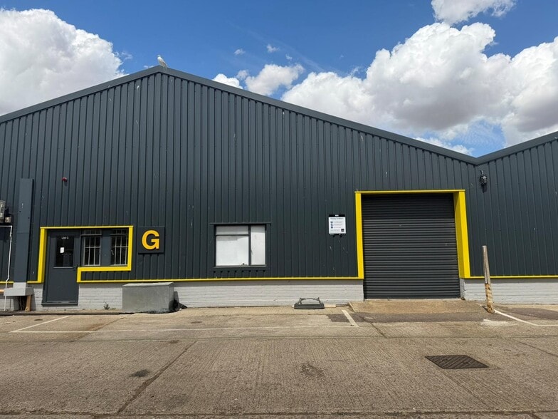 Moorside, Colchester to rent - Building Photo - Image 1 of 1