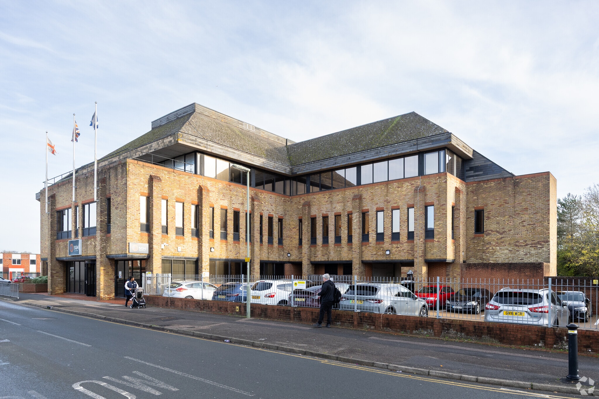 Station Appr, Horley for sale Primary Photo- Image 1 of 1