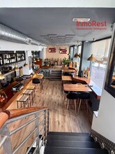 Retail in Madrid, Madrid to rent Interior Photo- Image 1 of 10