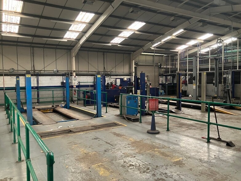 67 Gosport St, Lymington for sale - Interior Photo - Image 2 of 7