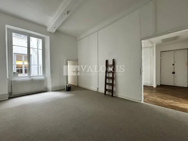 Location Bureaux 122 m²