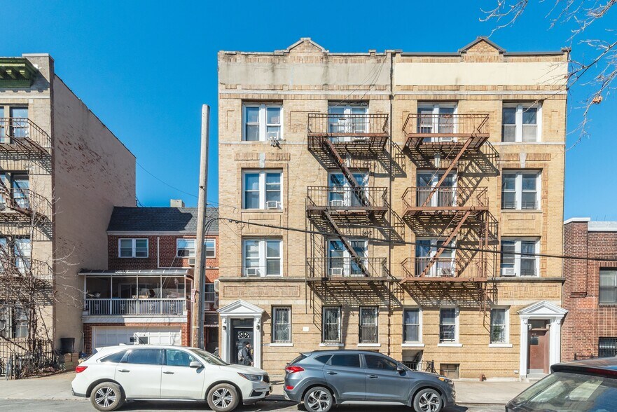3308 29th St, Astoria, NY for sale - Building Photo - Image 1 of 1