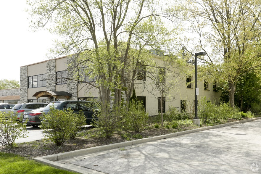 12645 W Burleigh Rd, Brookfield, WI to rent - Building Photo - Image 3 of 26