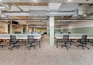 43-59 Princes St, Stockport to rent Interior Photo- Image 1 of 5