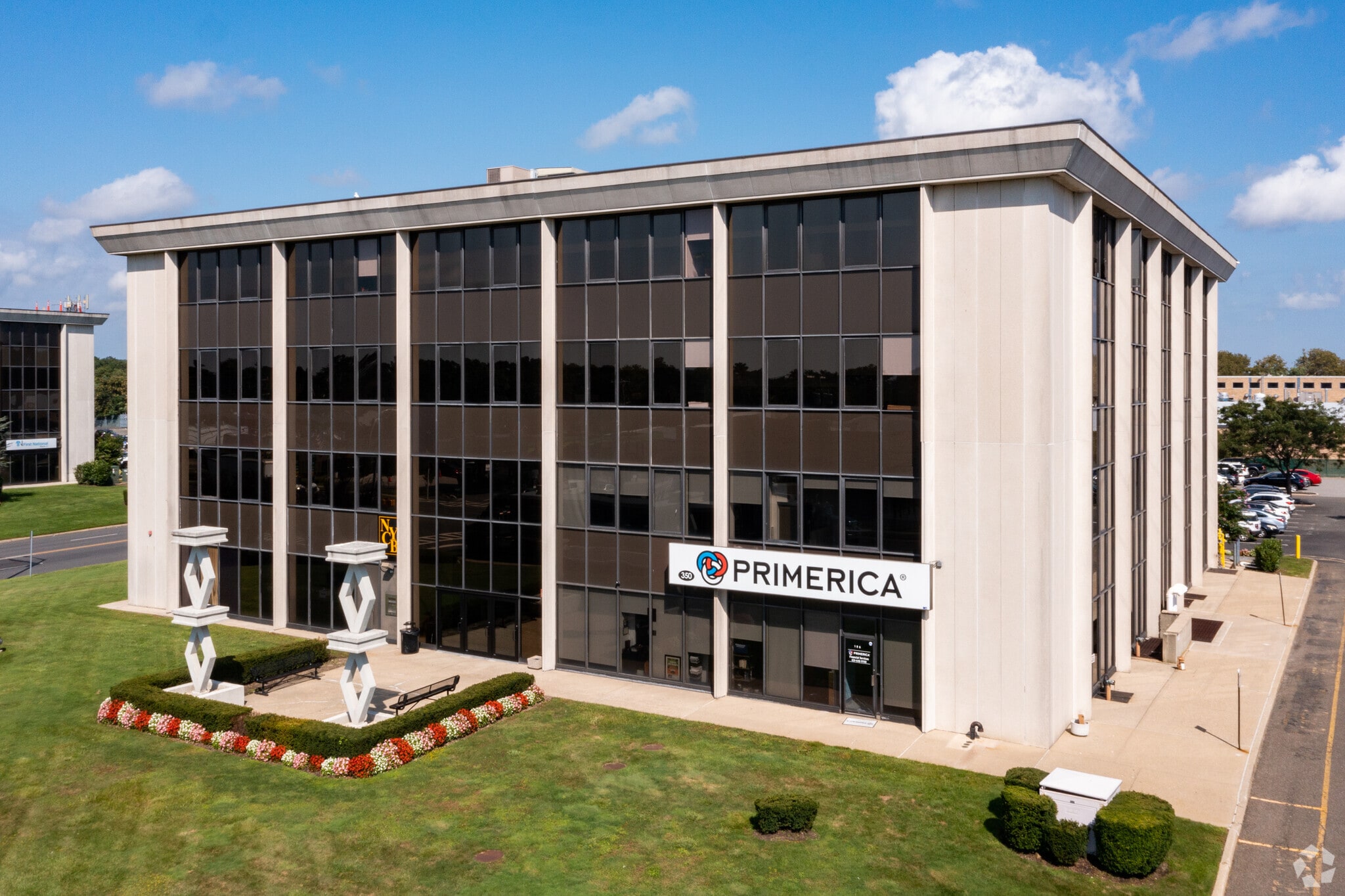 350 Motor Pky, Hauppauge, NY to rent Building Photo- Image 1 of 6