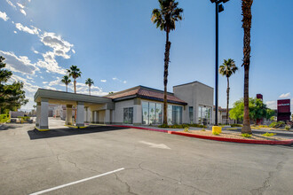 6985 W Sahara Ave, Las Vegas, NV for rent Building Photo- Image 1 of 5