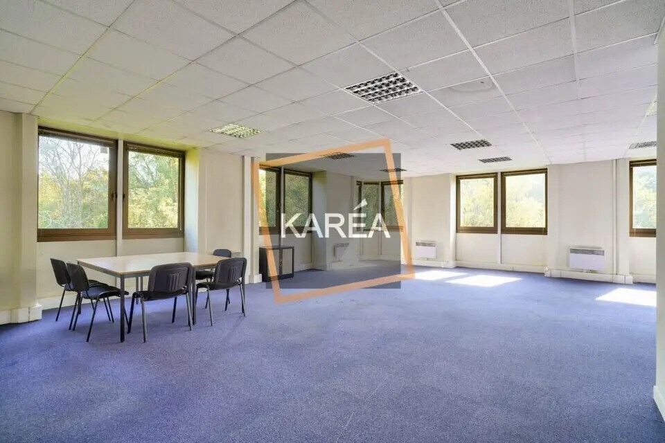 Office in Croissy-Beaubourg to rent Interior Photo- Image 1 of 6
