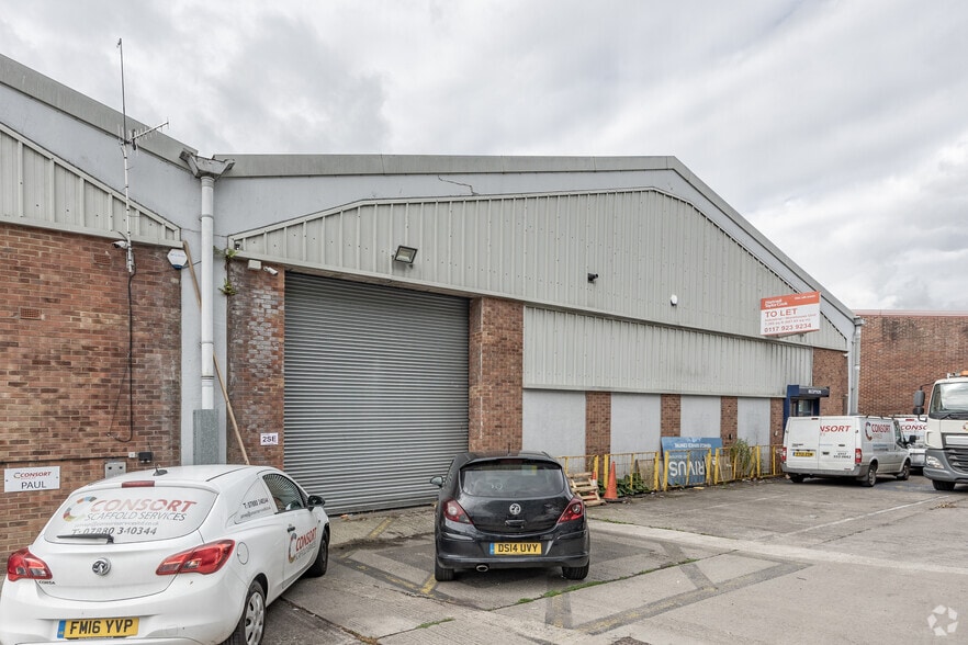 1-6 Cater Rd, Bristol to rent - Primary Photo - Image 3 of 8