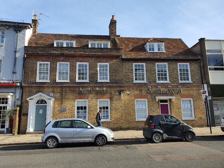 122-123 High St, Uxbridge to rent - Building Photo - Image 2 of 9
