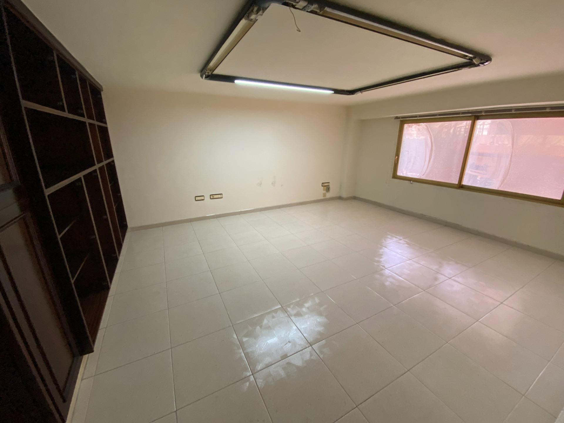 Office in Alzira, Valencia for sale Building Photo- Image 1 of 26