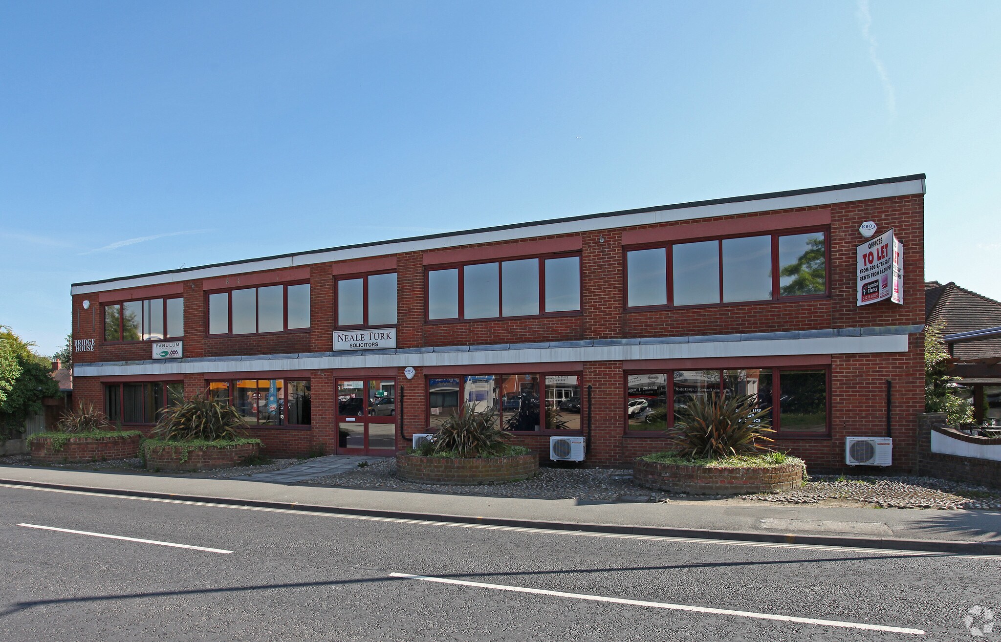 27-31 Reading Rd S, Fleet for sale Primary Photo- Image 1 of 1