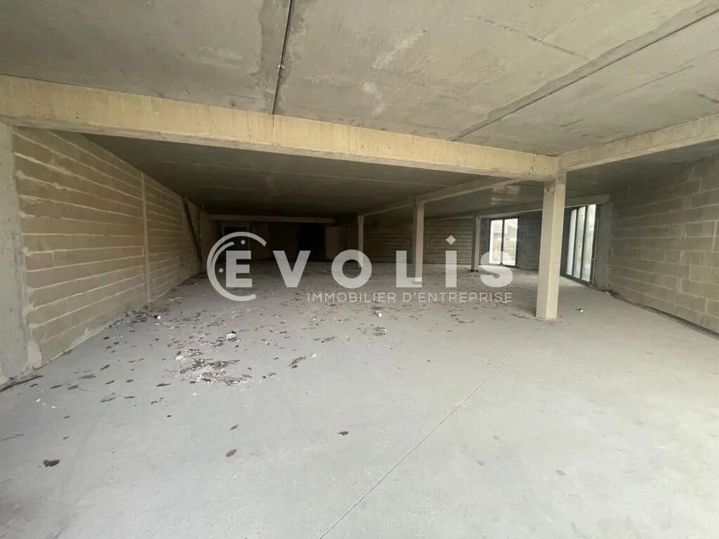 Location Commerce 204 m² à 460 m² - Photo 1
