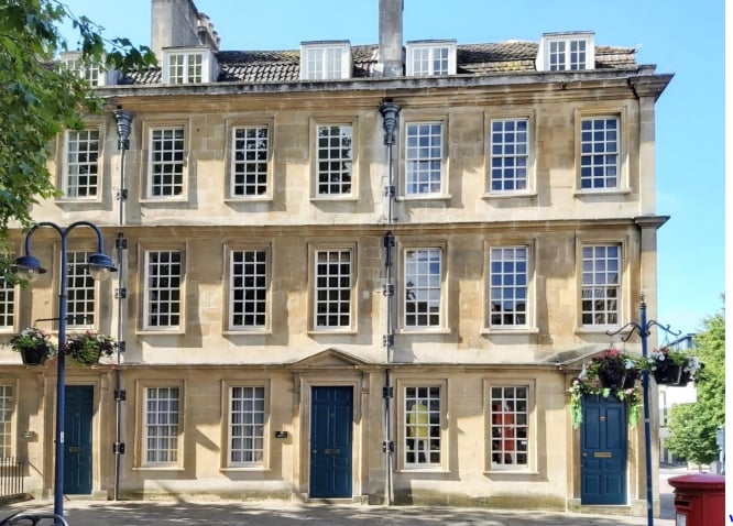 11-11a Kingsmead Sq, Bath to rent - Primary Photo - Image 1 of 9