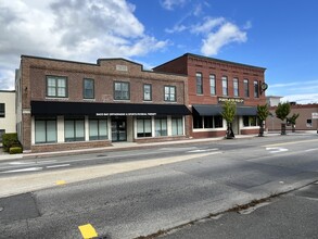 869 Main St, Westbrook, ME for rent Building Photo- Image 1 of 6