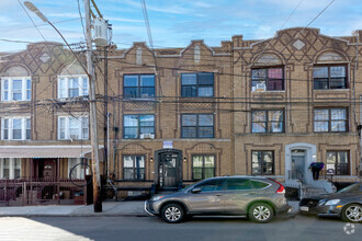 54 Lincoln Ave, Brooklyn, NY for sale Building Photo- Image 1 of 1