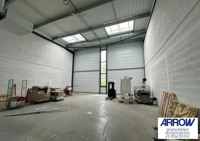 Location Local d'activités 324 m²