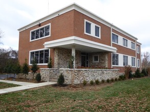 1201 Old Francis Rd, Glen Allen, VA for rent Building Photo- Image 1 of 7