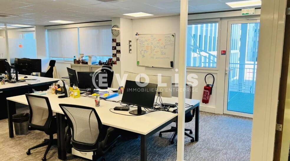 Office in Boulogne-Billancourt to rent - Building Photo - Image 2 of 10