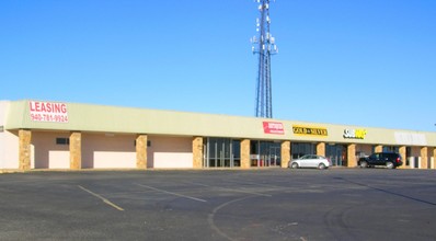 208 S Red River Expy, Burkburnett, TX for rent Building Photo- Image 1 of 2