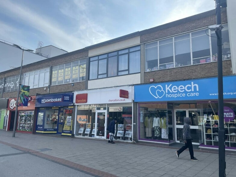 178 Marlowes, Hemel Hempstead to rent - Building Photo - Image 2 of 3