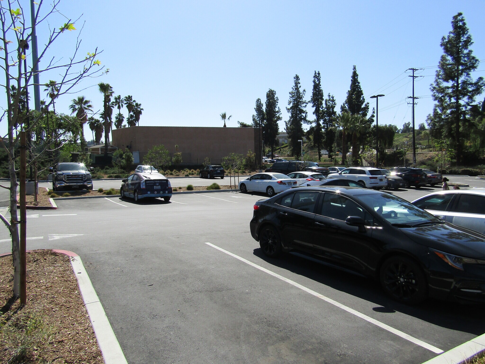 1045 Parkford Dr, Redlands, CA for sale Primary Photo- Image 1 of 1