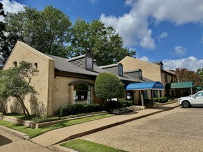 6011 S Broadway Ave, Tyler, TX for rent Building Photo- Image 2 of 4