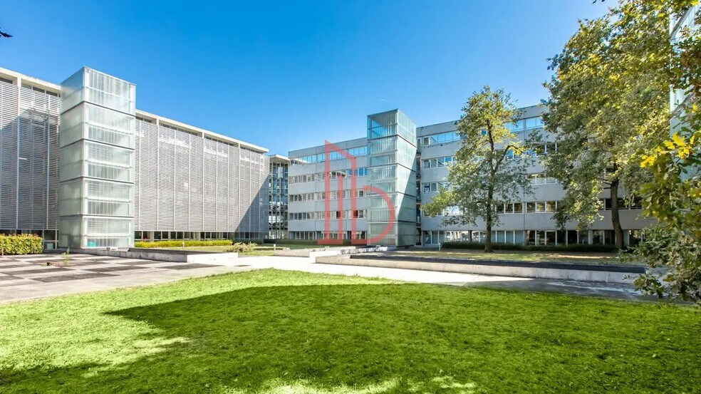 Office in Mérignac to rent - Building Photo - Image 3 of 8