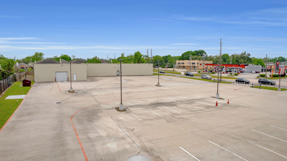 11900-11930 Bammel North Houston Rd, Houston, TX for rent - Building Photo - Image 3 of 20