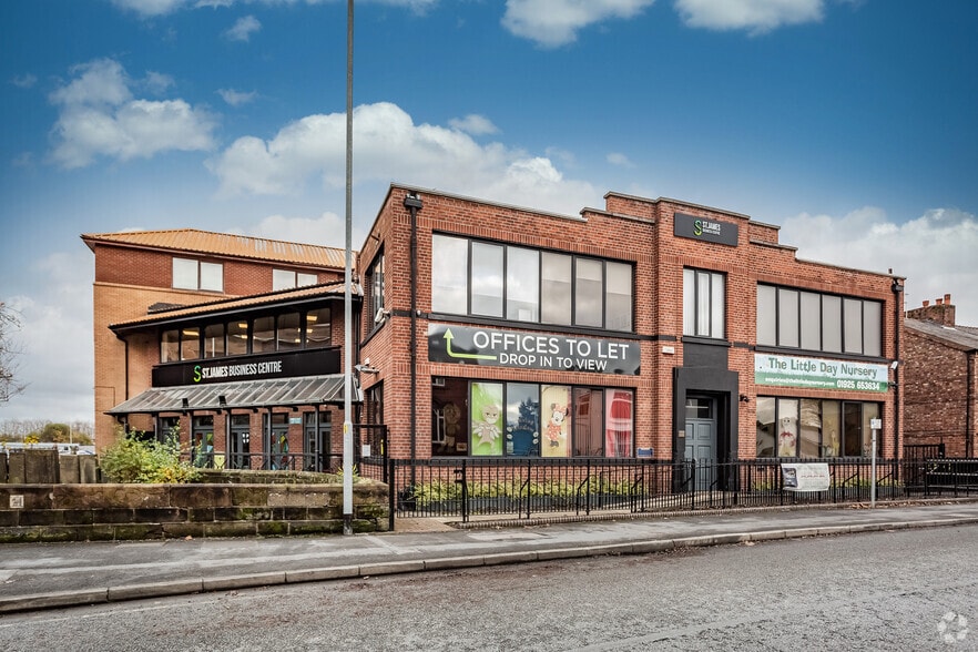 Wilderspool Causeway, Warrington to rent - Building Photo - Image 2 of 4