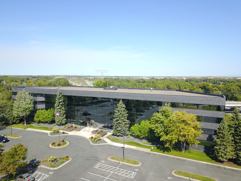 6900 Wedgwood Rd N, Maple Grove, MN for rent - Building Photo - Image 1 of 10