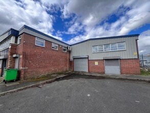 Lockwood Clos, Leeds to rent Building Photo- Image 2 of 3