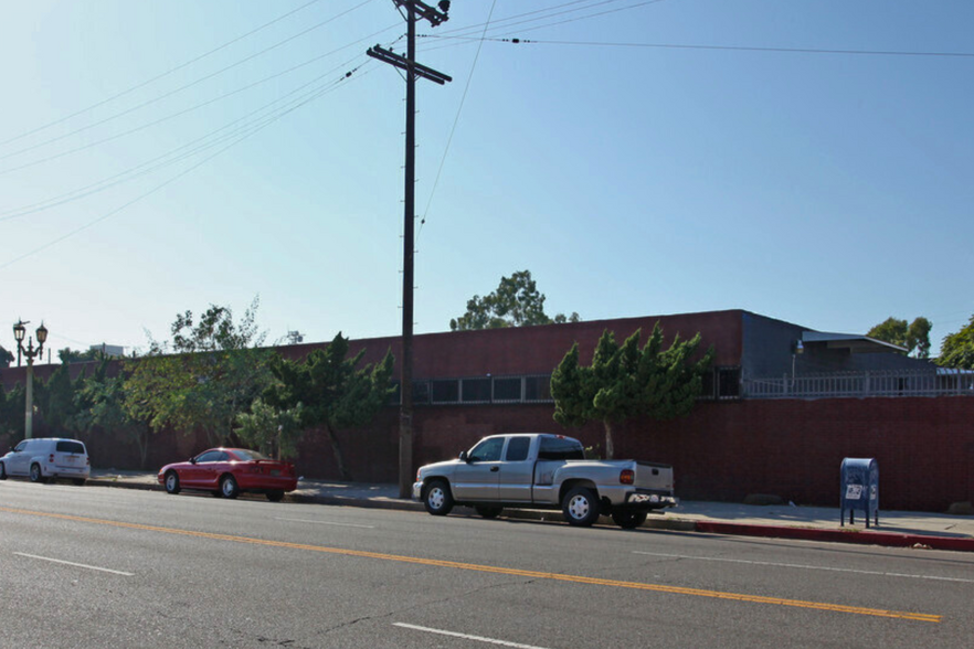 3221 S Hill St, Los Angeles, CA for rent - Building Photo - Image 3 of 5