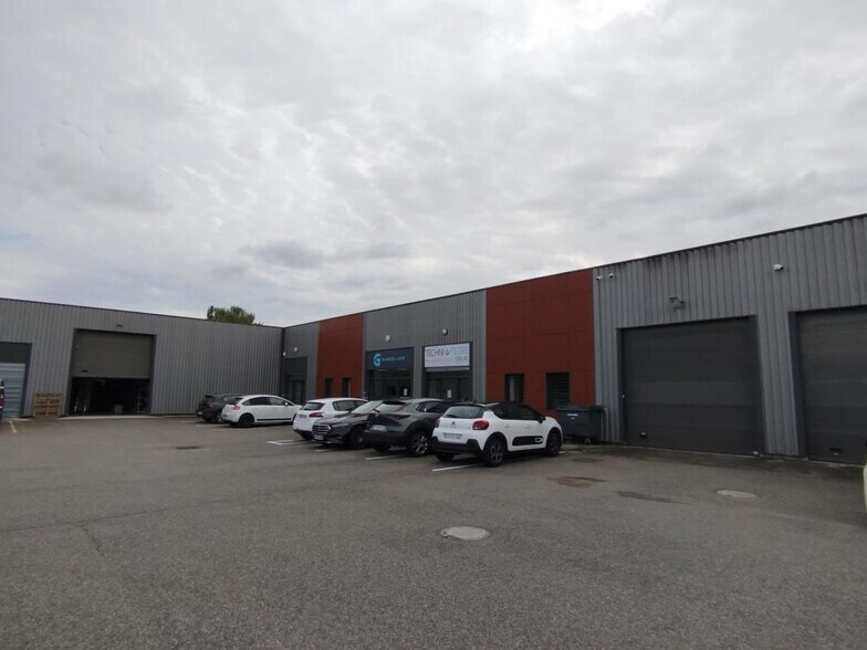 2 Allée De Longueterre, Montrabé to rent - Building Photo - Image 2 of 15
